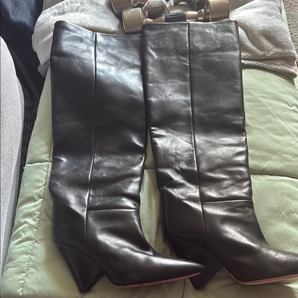 Elegant Black Leather Knee-High Boots